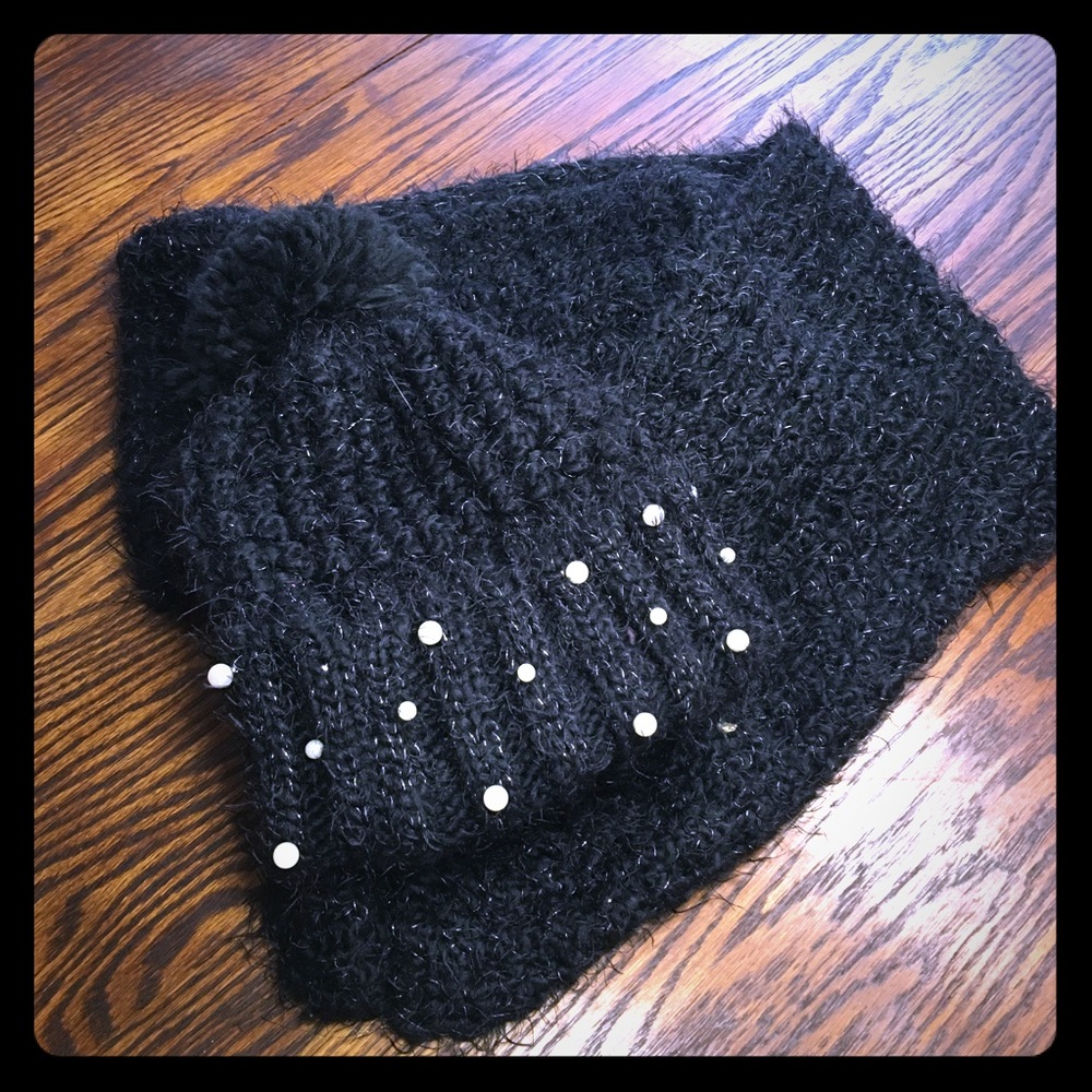 Nubby textured Betsey Johnson Black Hat and Scarf